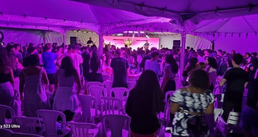 Acampamento Deus Conosco